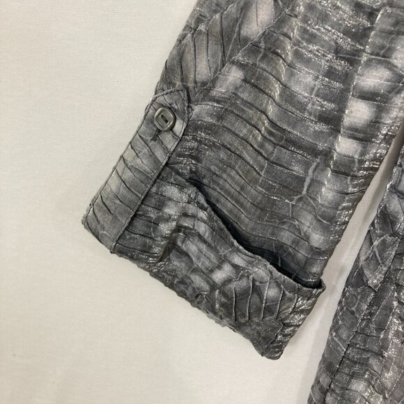 JM Collection size 18 Gray Metallic Abstract Crinkle Pleated Textured Button Up - Picture 3 of 12